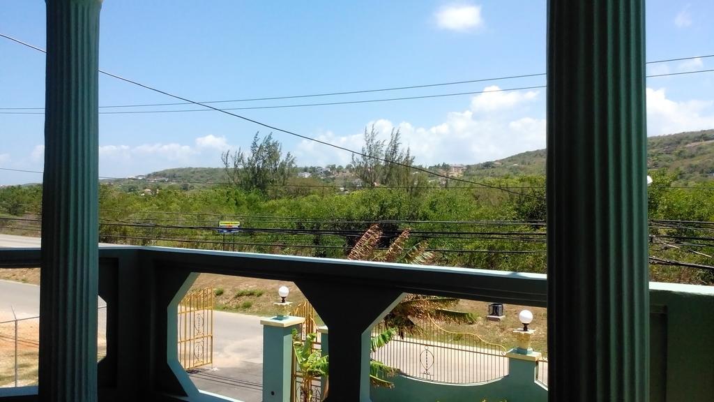 Hotel Tropik Leadonna Teluk Montego Bagian luar foto